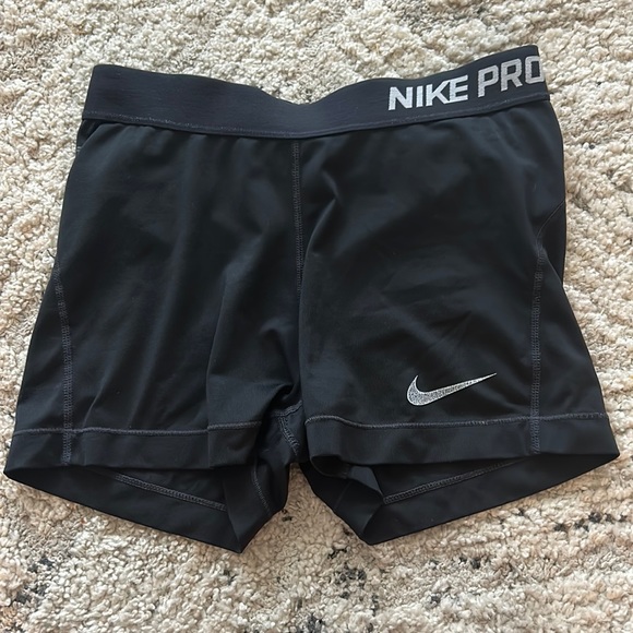 Nike Pros - Picture 1 of 1
